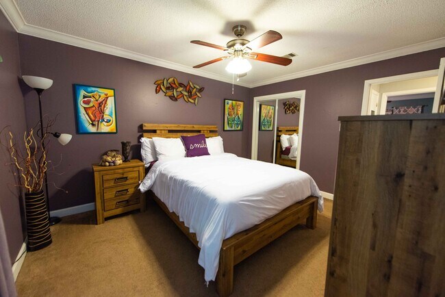 Building Photo - 2200 Romine Rd