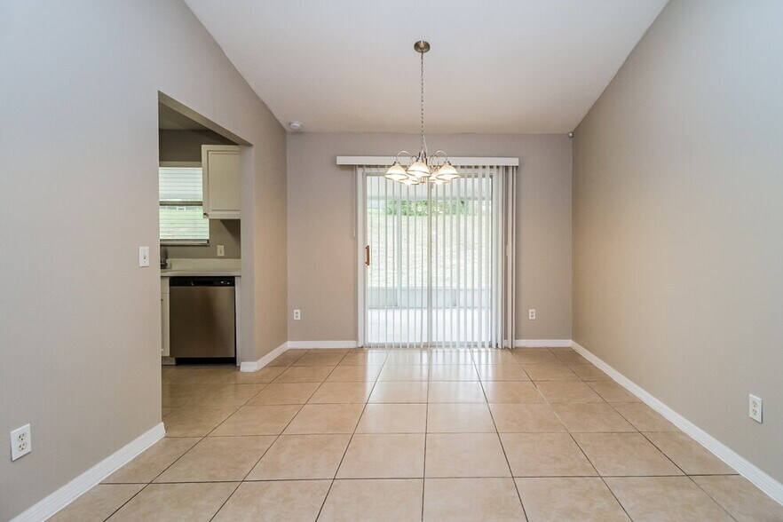 Building Photo - 301 Morningview Dr