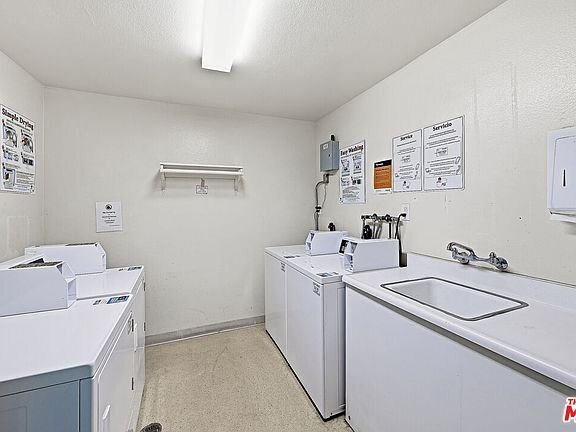 Building Photo - 3939 E