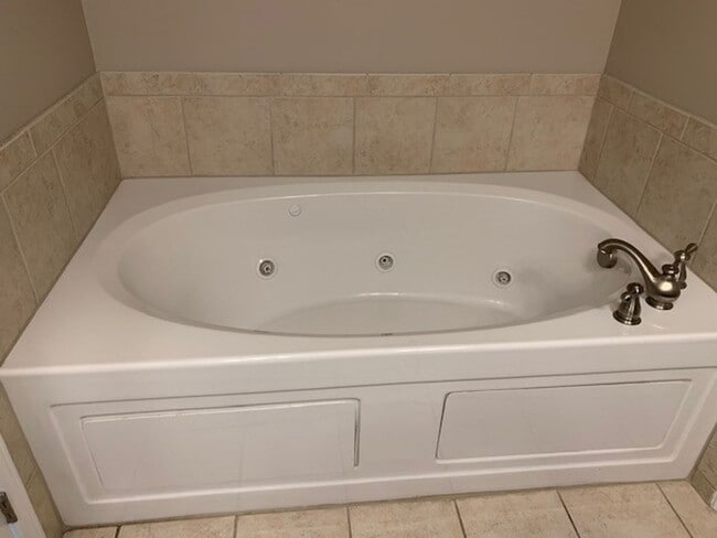 Building Photo - 5114 Lime St