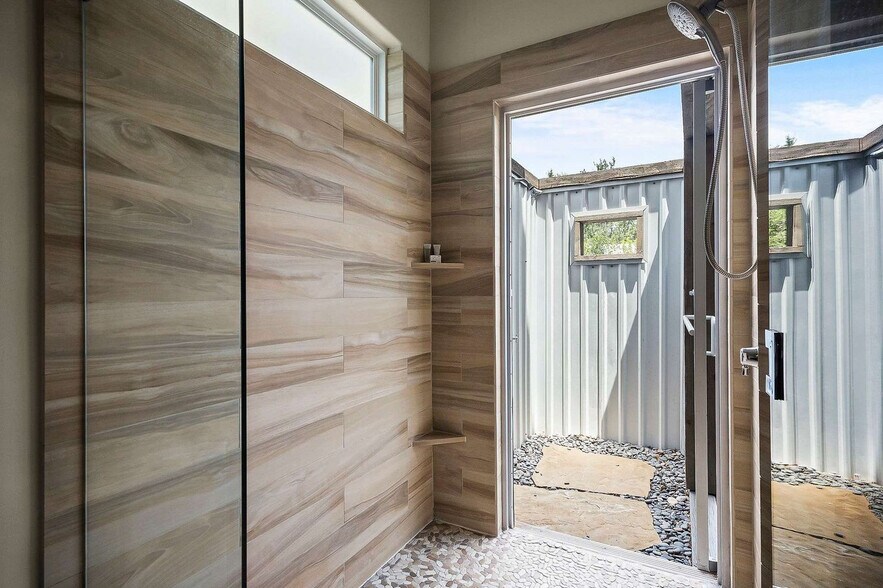 Building Photo - 2113 Barbaro Way