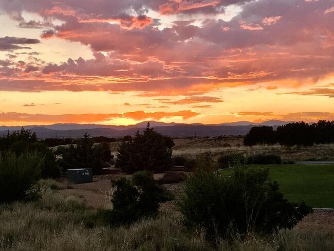 Building Photo - 4 Avenida Vista Esquisita