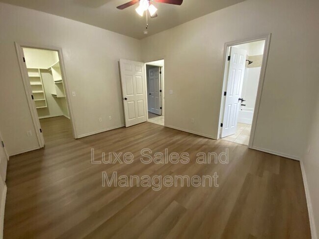 Building Photo - 1317 Garden Gate Dr
