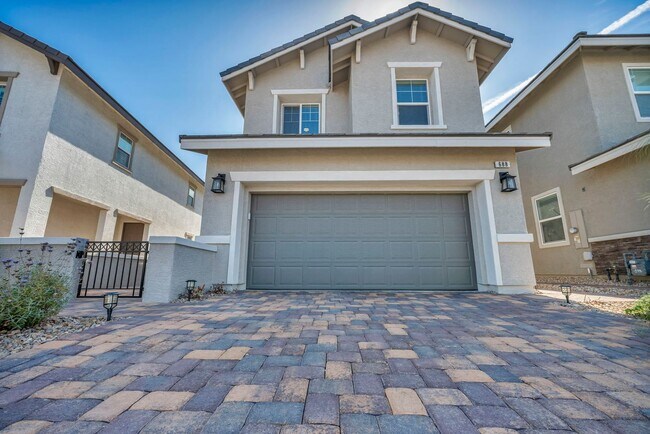 Primary Photo - 688 Monroe Hl Pl