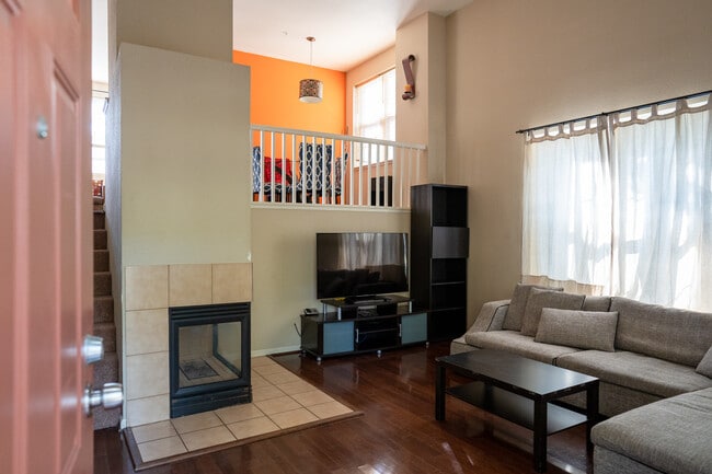 Building Photo - 1327 Auzerais Ave