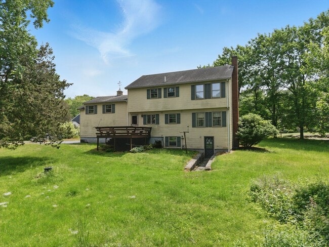 Building Photo - 2 Fairview Dr