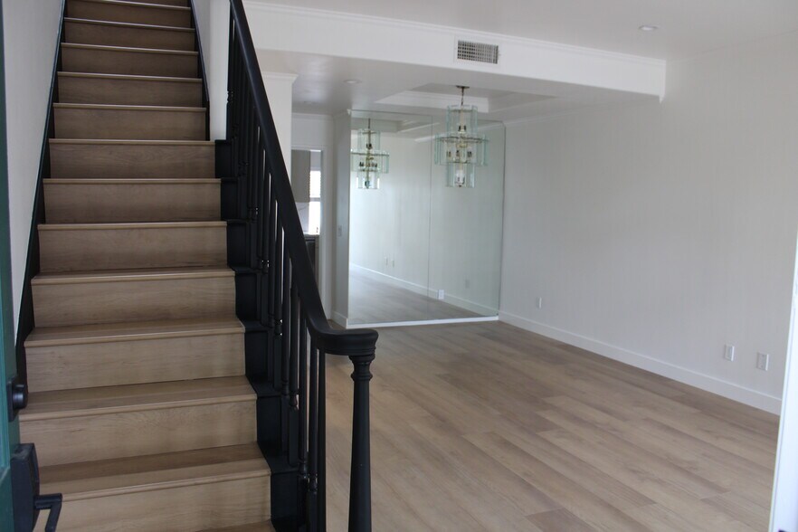 Building Photo - 5145 Yarmouth Ave