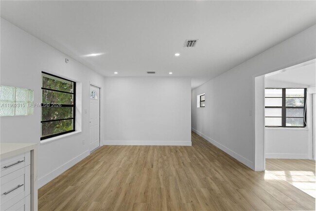 Building Photo - 6200 Fletcher St