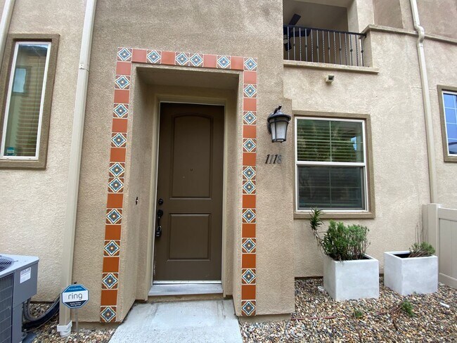 Building Photo - 3 bed, 3.5bath wihtin The Pacific Ridge Community in Oceanside