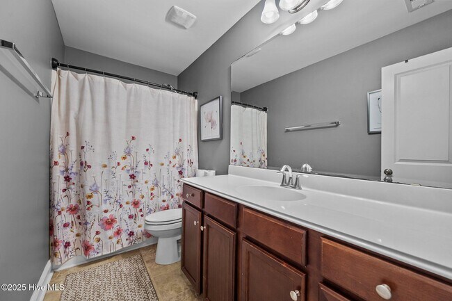 Building Photo - 300 Onyx Ct