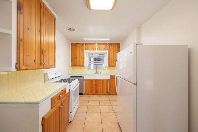 Building Photo - Recently Upgraded Detached Home with Large...