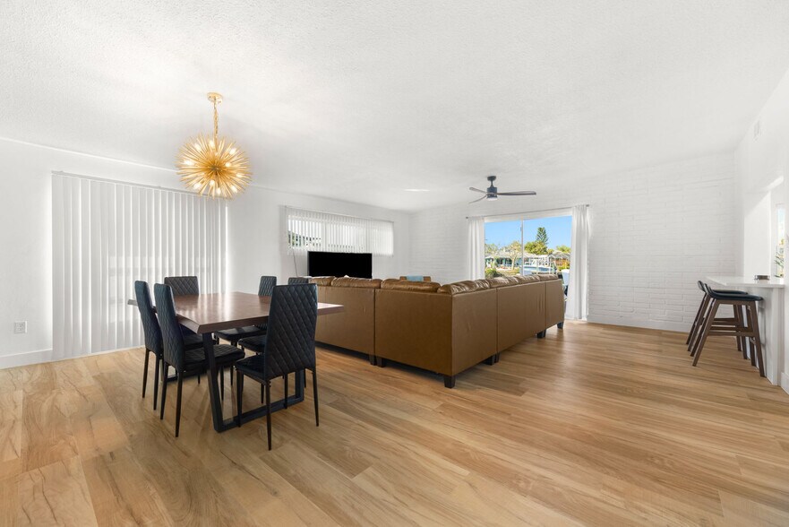 Building Photo - 625 Flamingo Dr