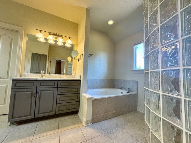 Building Photo - **APPLICATION RECEIVED** *COMING SOON* Luxurious 2-Story Home in Gated Stone Oak Community – Pool...