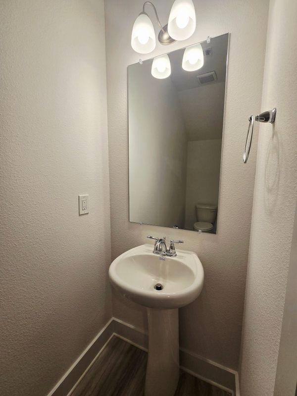 Building Photo - 260 Salt Creek Lane