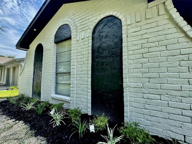Building Photo - 15218 Falcon Ridge Dr