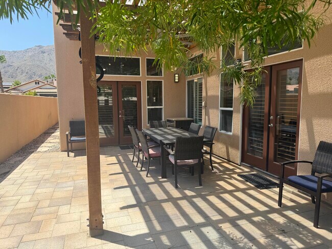 Building Photo - 54610 Avenida Alvarado
