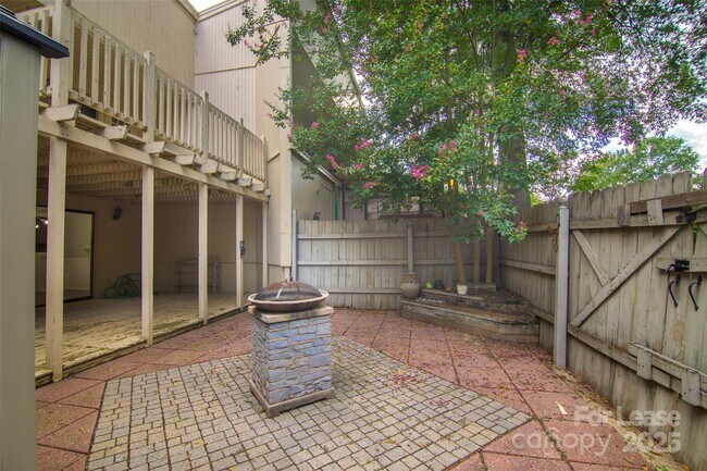 Building Photo - 7908 Horse Chestnut Ln