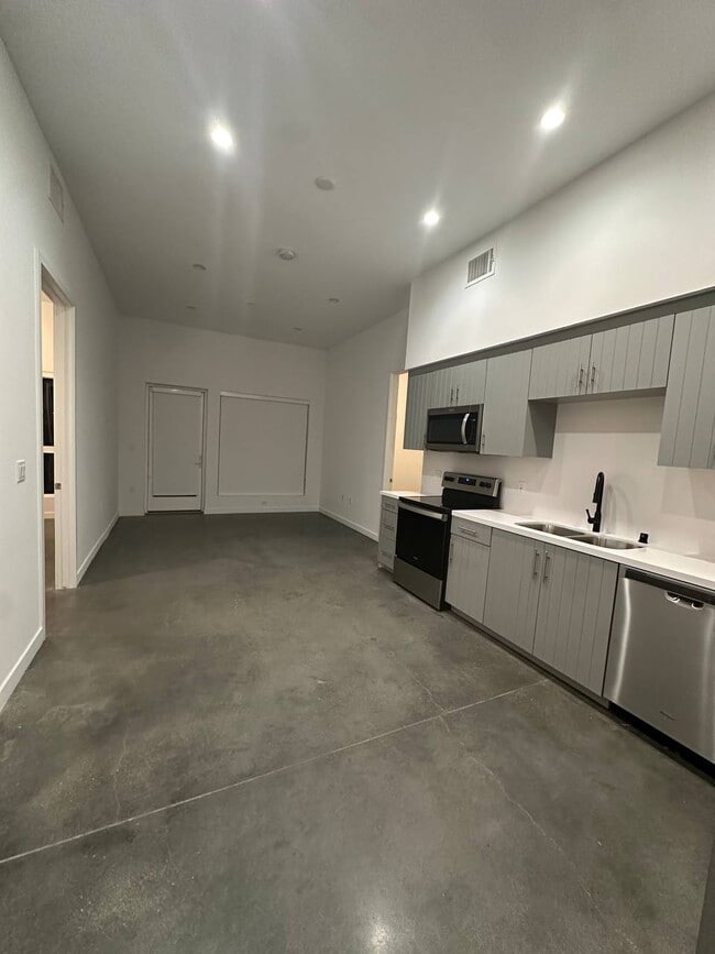 Building Photo - 20060 Prairie St