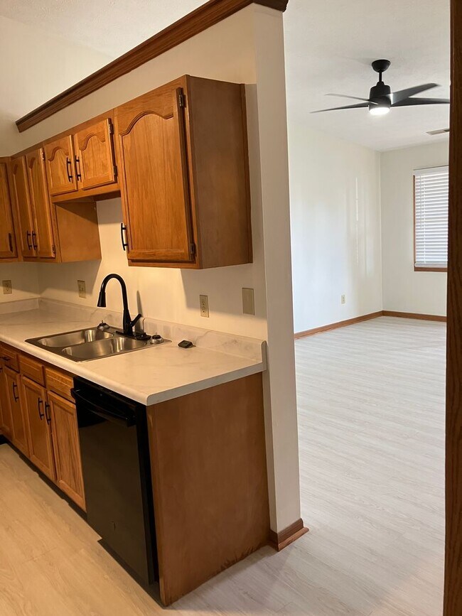 Building Photo - Ranch Condo with 2 Bedrooms, 1 Bath, and 1-Car Attached Garage in Troy, Ohio - Coming in June!