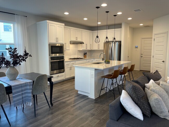 Building Photo - 5713 Respinto Dr