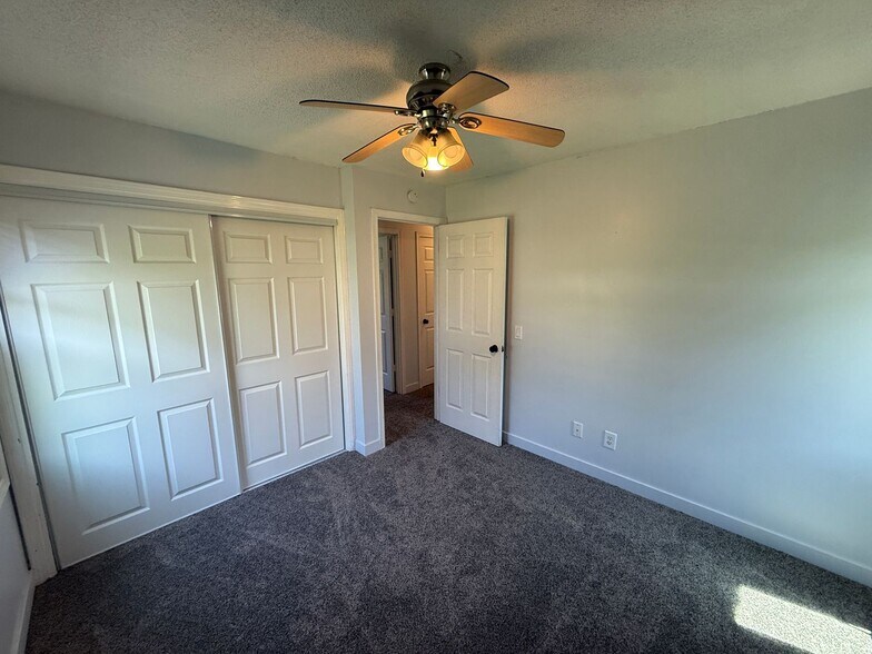 Building Photo - 7812 Brookfield Dr