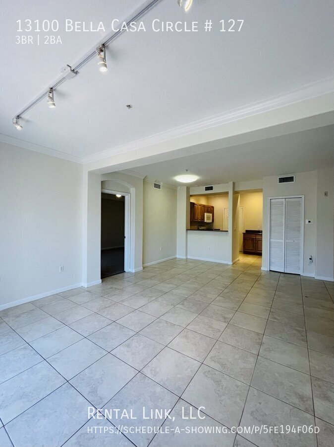 Building Photo - 13100 Bella Casa Cir