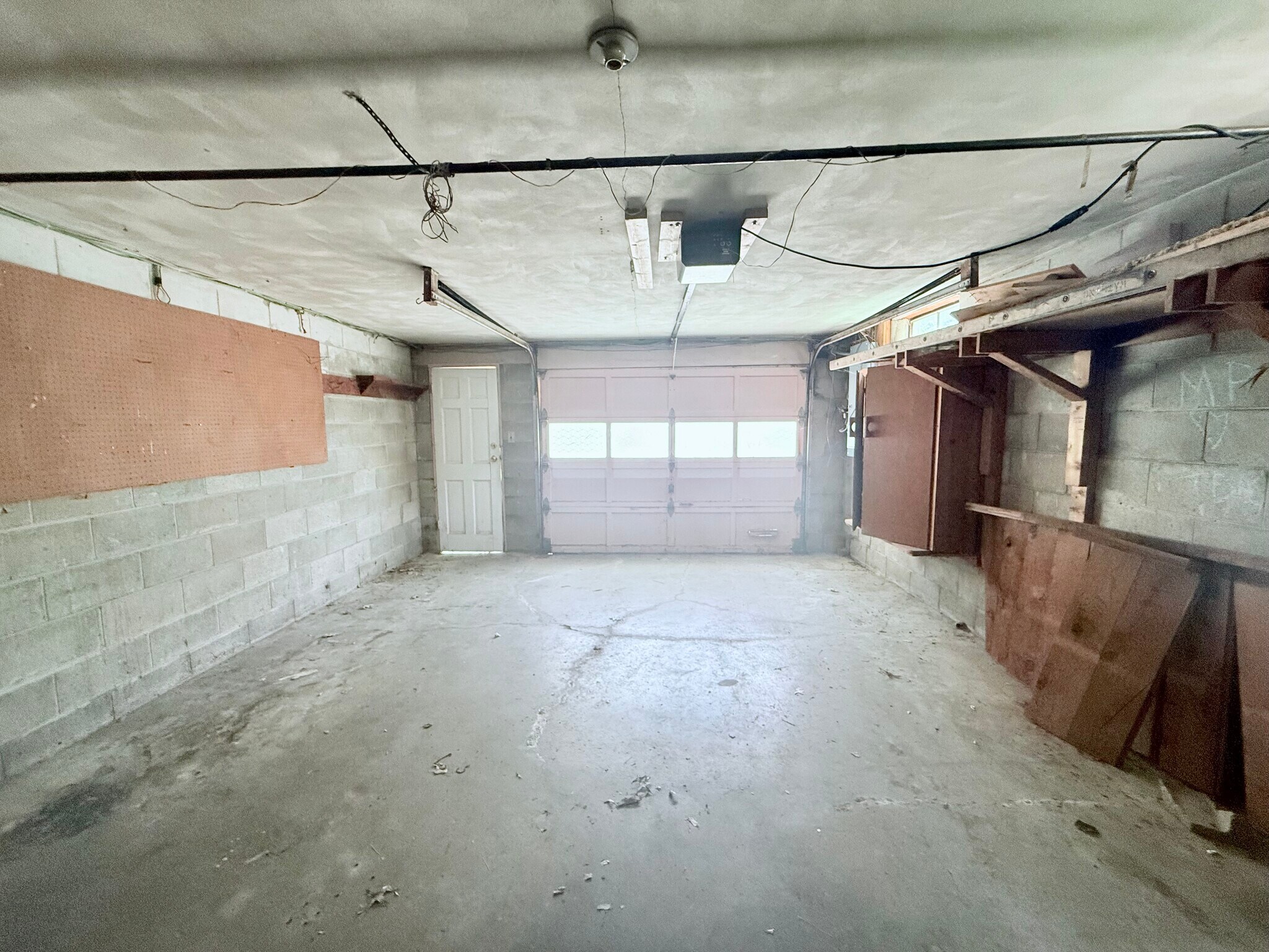 Garage - 2506 Iowa St