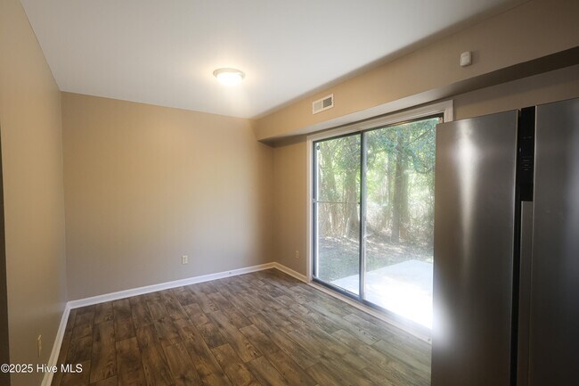 Building Photo - 119 N Onsville Pl