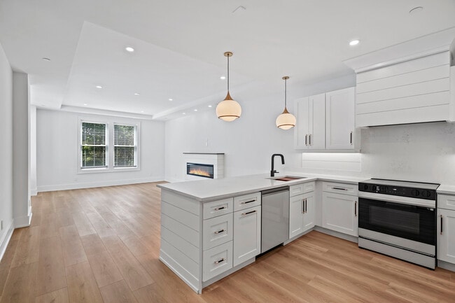 Building Photo - The Mark