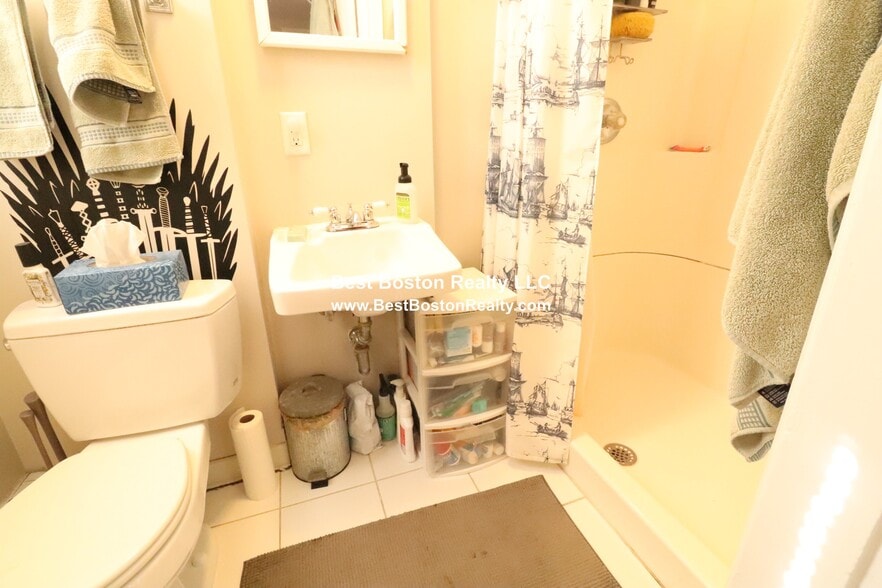 Building Photo - 63 Dana St