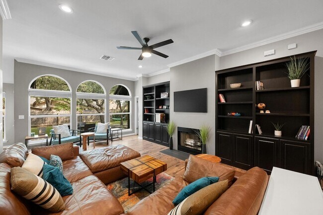 Building Photo - 8716 Bobcat Dr