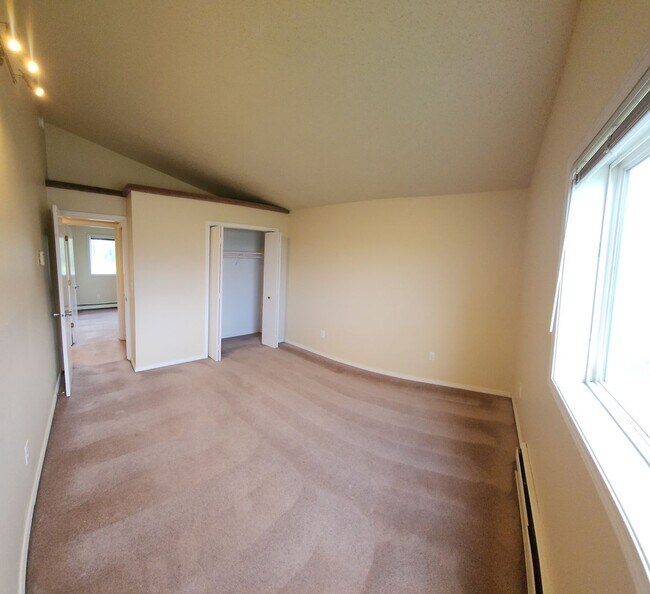 Building Photo - Commerce Duplex
