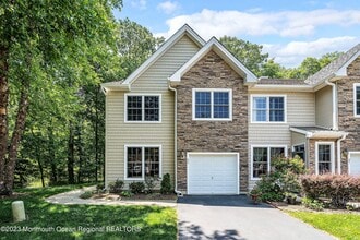 Building Photo - 25 Indigo Dr