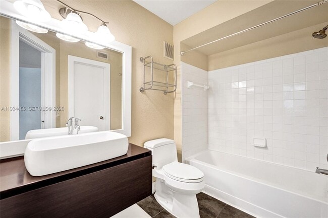 Building Photo - 457 Vista Isles Dr