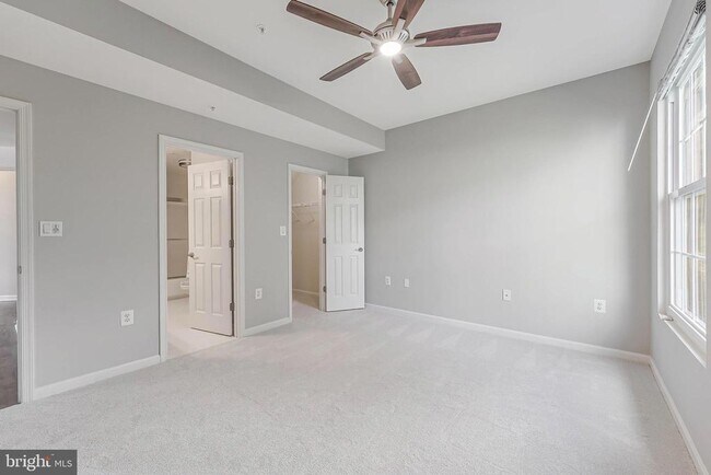 Building Photo - 20451 Chesapeake Square