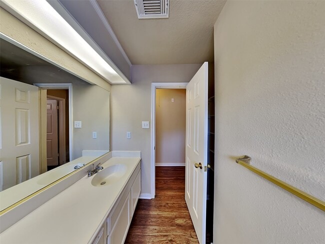 Building Photo - 13143 Mills River St