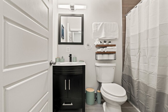 Building Photo - 826 N Broad St