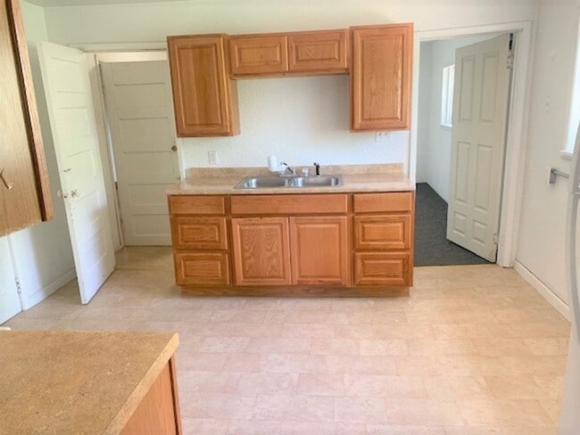 Building Photo - 2 Bedroom/1 bath house in Carlin with garage