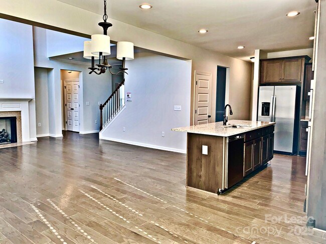 Building Photo - 7011 Kingfisher Way