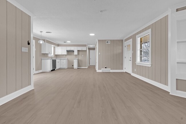 Building Photo - 8254 Whitebrook Dr