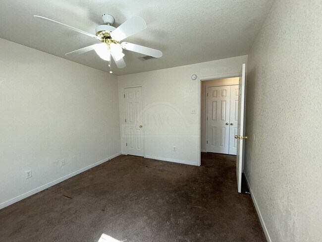 Building Photo - 308 Cedar Ridge Dr