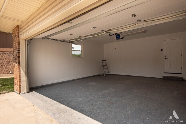 Building Photo - 1028 Aspen Ct