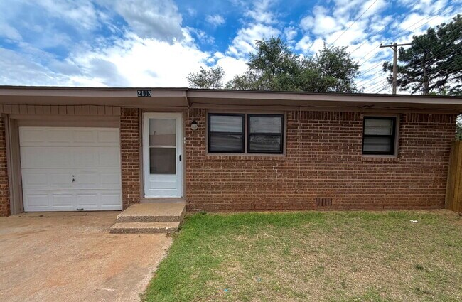 Building Photo - Half off first full month of rent!