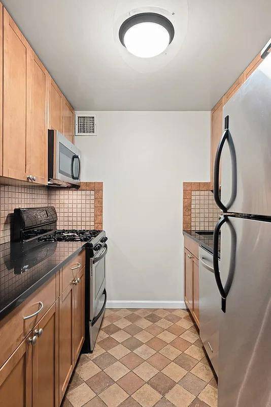 Building Photo - 50 Lexington Ave