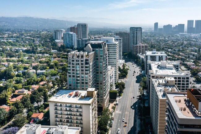 Building Photo - High Rise Condo 1bed 2 Full Bath