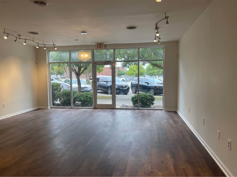 Building Photo - 607 Lady St