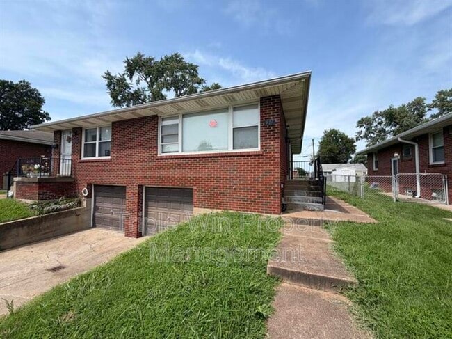 Building Photo - 937 Chain of Rocks Dr