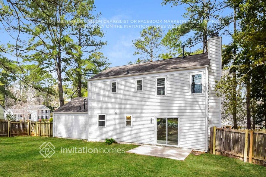 Building Photo - 640 Barrington Way