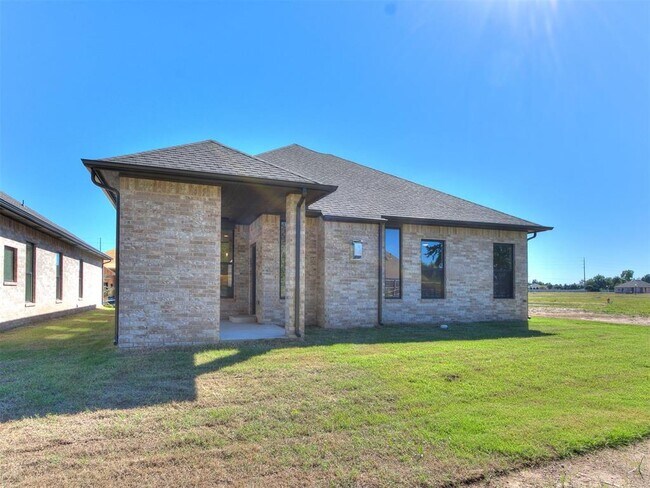 Building Photo - 2921 SW 132nd St