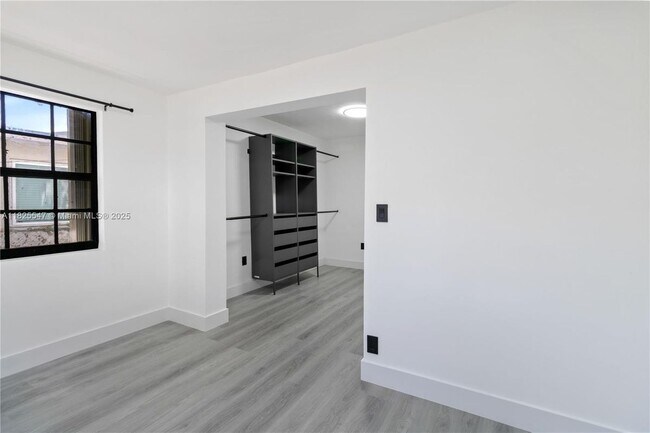 Building Photo - 1325 NW 51st St